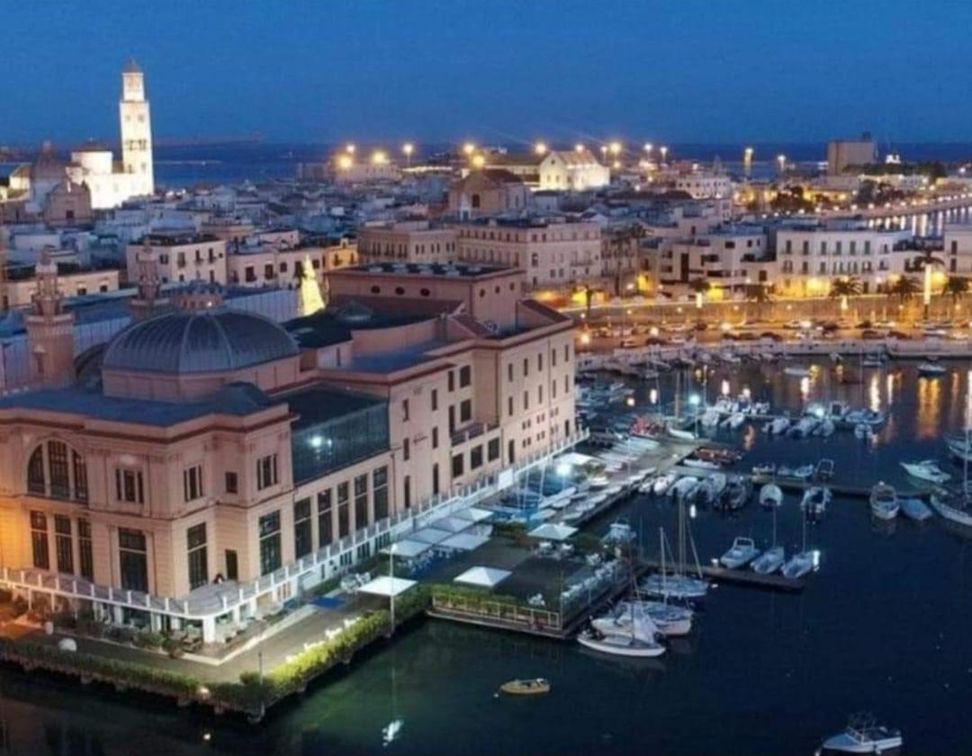 Casa Dante Center Leilighet Bari Eksteriør bilde